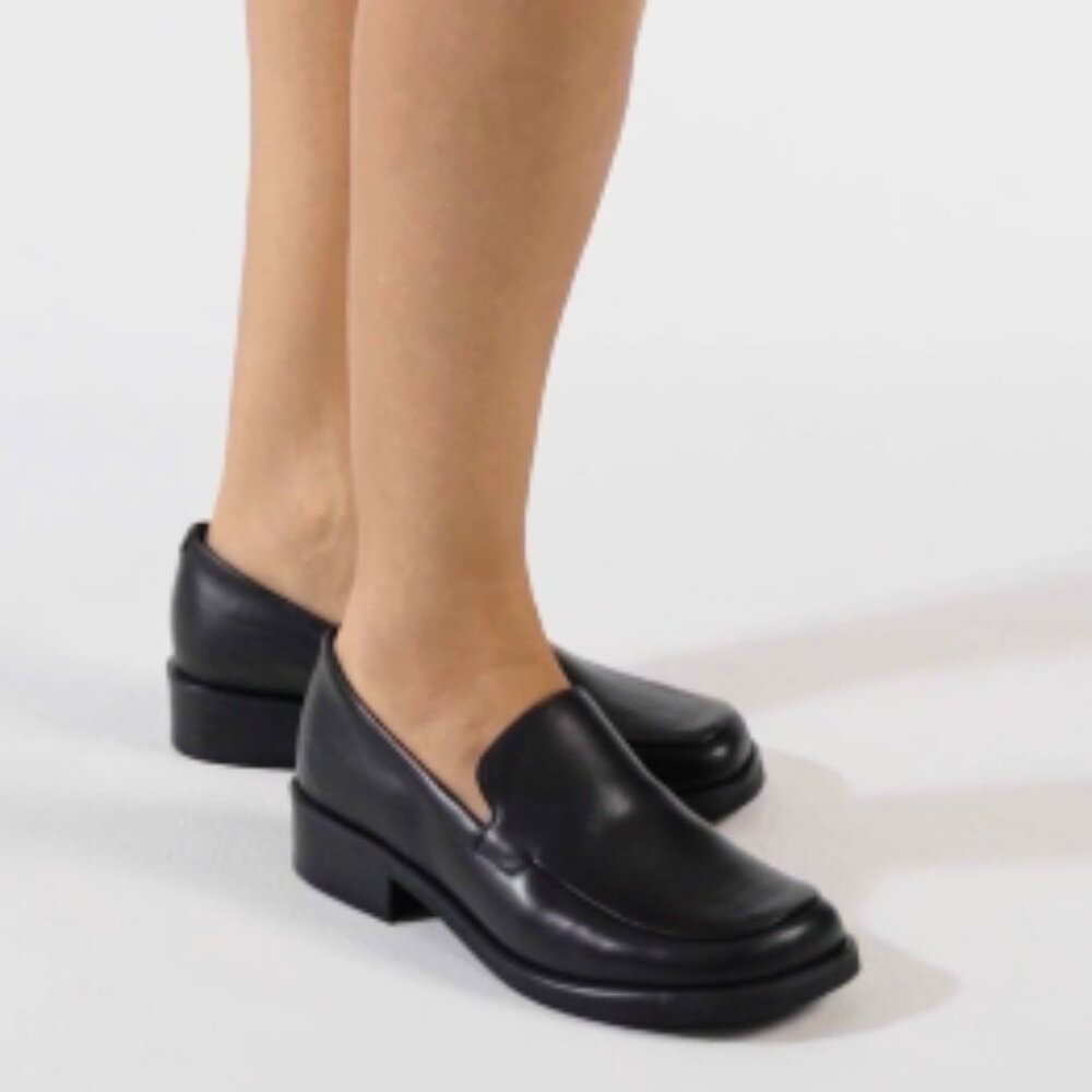 FRANCO SARTO Black Leather Loafers 6.5 Wide